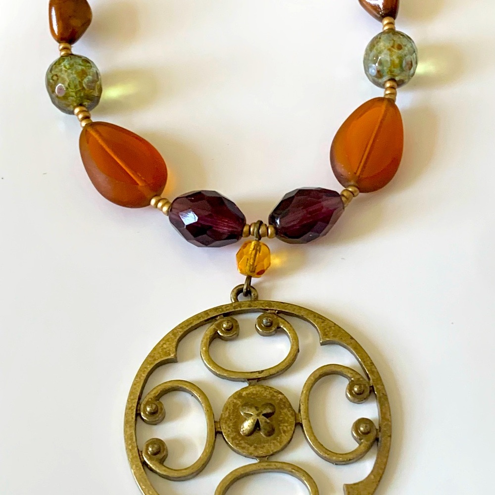 🎺Brass Tone Round Pendant with Faceted/Smooth Glass & Round Beaded Necklace